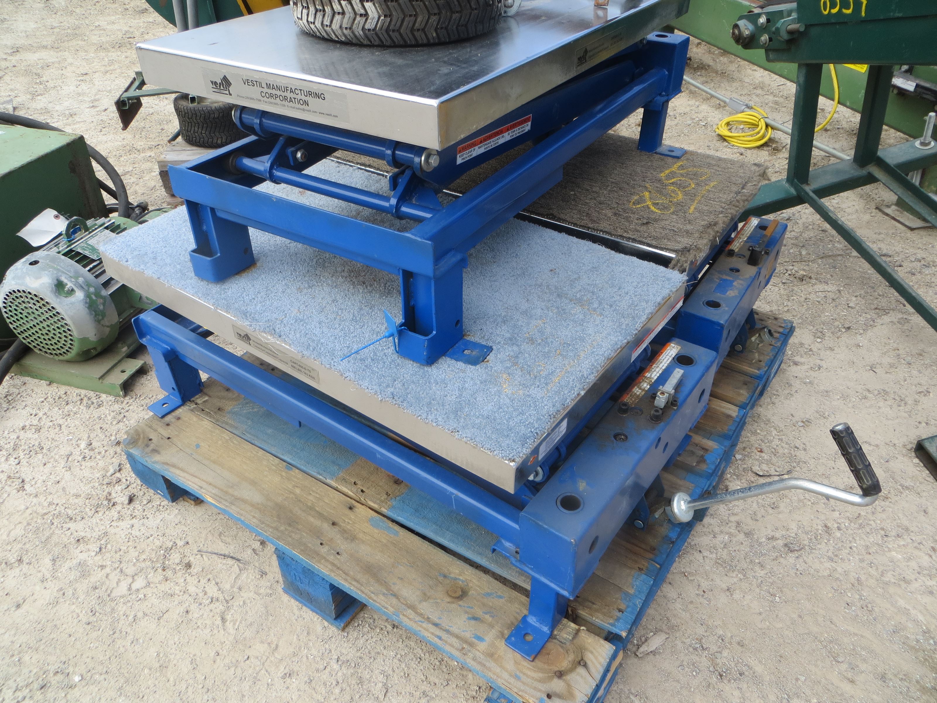 Unknown Scissor Lift For Sale