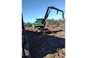 2009 John Deere 437C  Log Loader