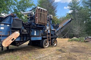 1998 Peterson 2400A  Hogs and Wood Grinders