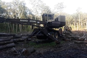 2004 Barko 495ML  Log Loader