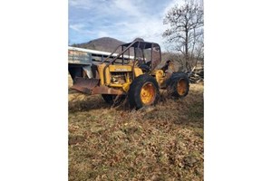 John Deere 440  Skidder