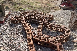 John Deere 759:753 track chain  Part and Part Machine
