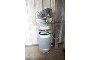 Ingersoll-Rand SS3 Contractor Series  Air Compressor