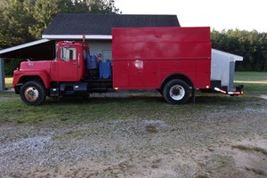 1986 Mack  Truck-Service