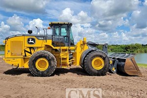 2021 John Deere 744L  Wheel Loader