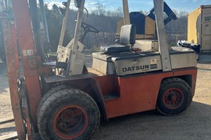 Datsun 8000lb  Forklift