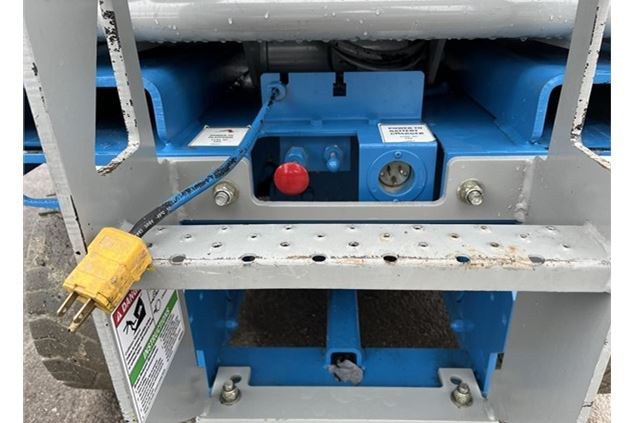 2013 Genie GS2032 Scissor Lift
