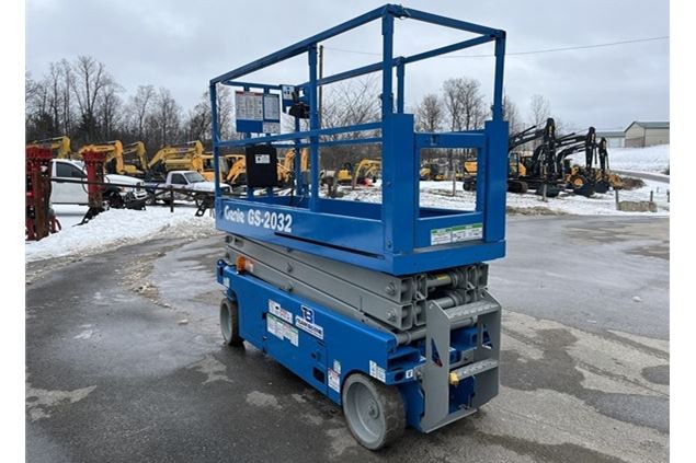 2013 Genie GS2032 Scissor Lift
