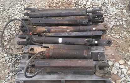 Timberjack 460 TJ cylinders  Part and Part Machine