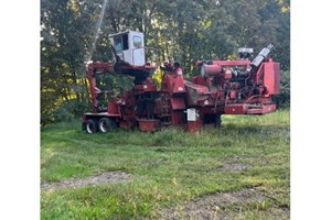 1983 Morbark RXL 27  Wood Chipper - Mobile