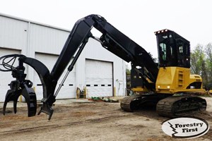 2015 Caterpillar 320D FM  Log Loader