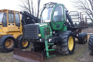 2012 John Deere 1010E  Forwarder