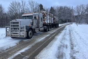 2016 Kenworth W900  Truck-Log