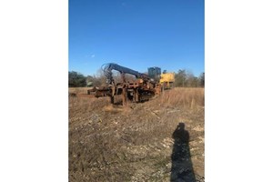 John Deere 335  Log Loader