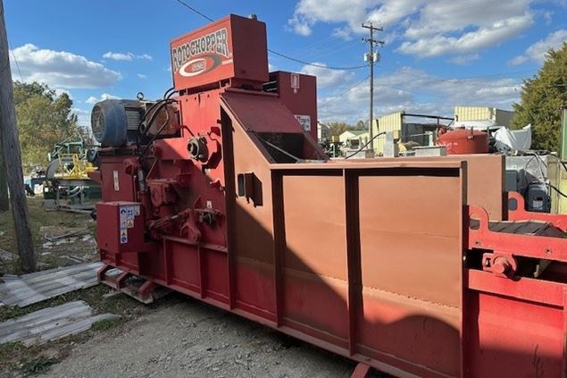 RotoChopper S824E Hogs and Wood Grinders