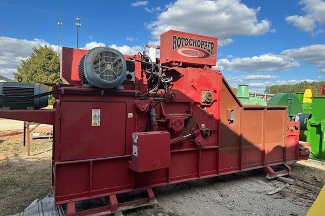 RotoChopper S824E Hogs and Wood Grinders