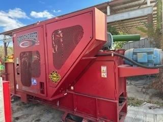 RotoChopper S824E Hogs and Wood Grinders