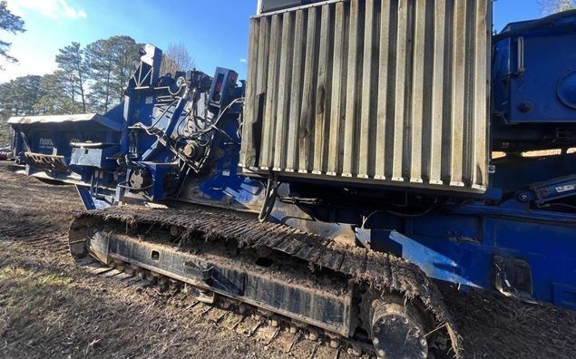 2006 Peterson 4710B Hogs and Wood Grinders
