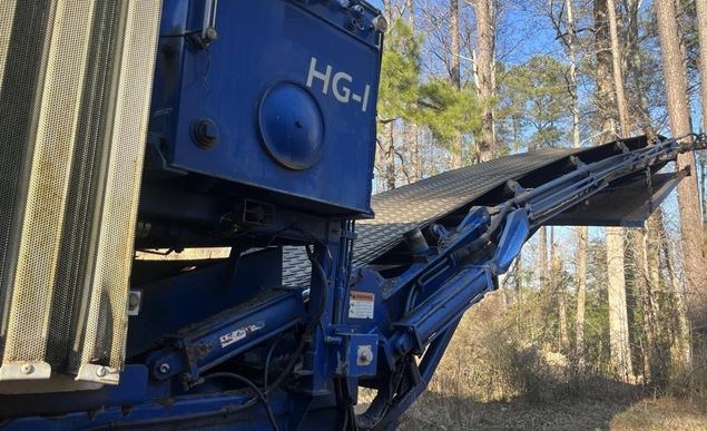 2006 Peterson 4710B Hogs and Wood Grinders
