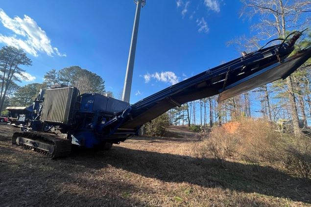 2006 Peterson 4710B Hogs and Wood Grinders
