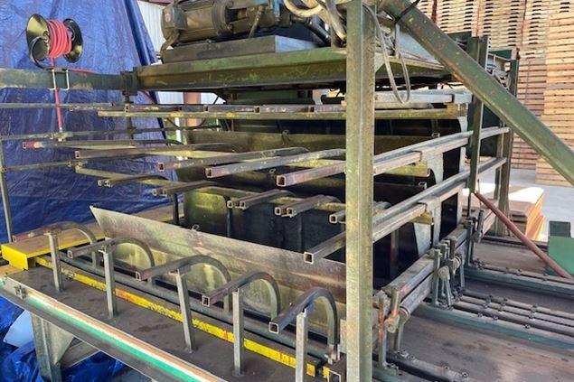 1999 Viking Eng & Dev 304A Pallet Nailer and Assembly System