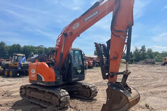 2016 Doosan DX140LCR-5 Excavator