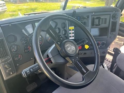 2015 Mack Pinnacle SemiTractor Truck