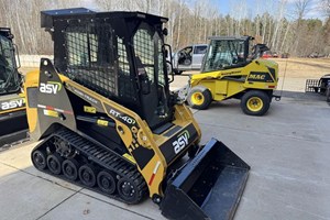 2023 ASV RT40  Skidsteer