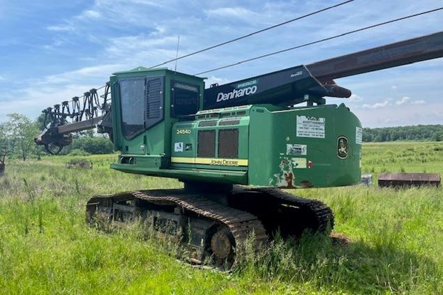 2011 John Deere 2454D Delimber