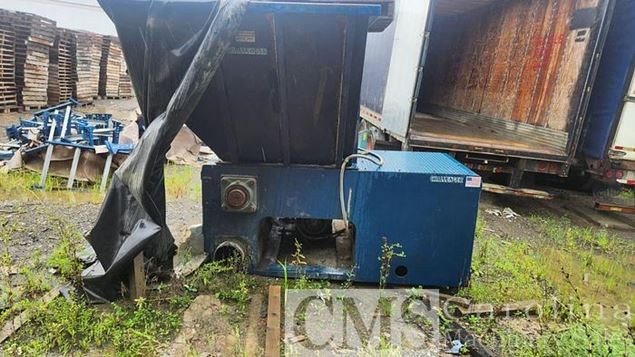 2000 Challenger CG300 3037 ST Grinder Hogs and Wood Grinders