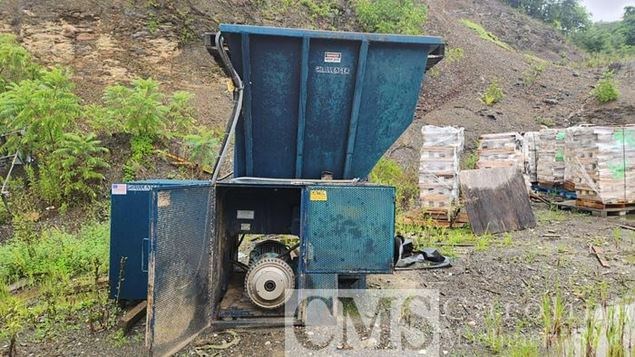2000 Challenger CG300 3037 ST Grinder Hogs and Wood Grinders