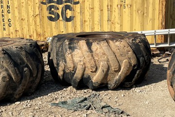Firestone 30.5 x 32 on 14 bolt