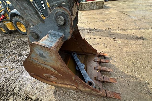 2021 John Deere 210G LC Excavator