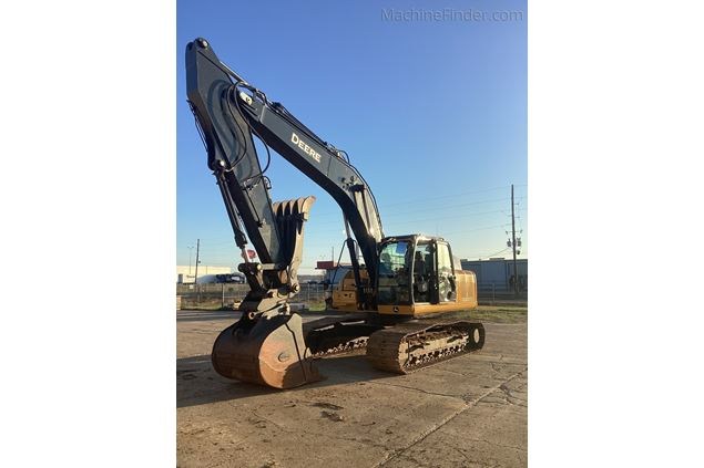 2024 John Deere 250 P Excavator