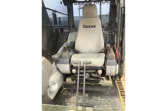 2019 John Deere 300G LC Excavator