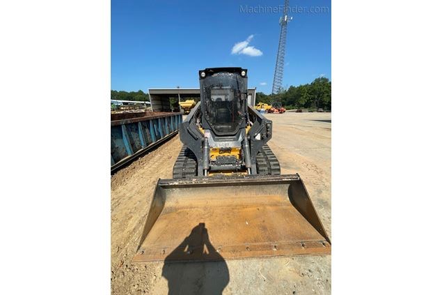 2021 John Deere 331G Skidsteer