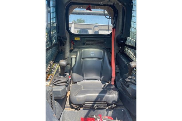 2021 John Deere 331G Skidsteer
