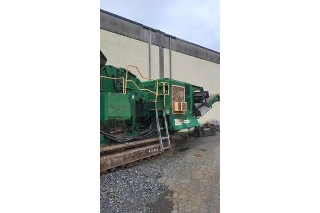 2012 McCloskey I-44 Rock Crusher