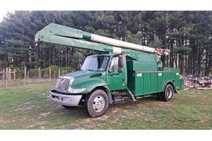 2004 International 4300  Truck-Bucket