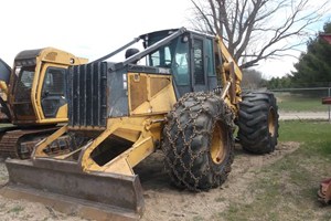 2004 John Deere 748GIII  Skidder