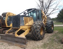 2004 John Deere 748GIII