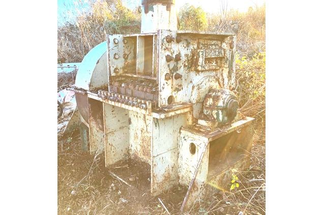 Montgomery Industries 26PM40 Hogs and Wood Grinders