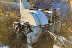 Montgomery Industries 26PM40  Hogs and Wood Grinders