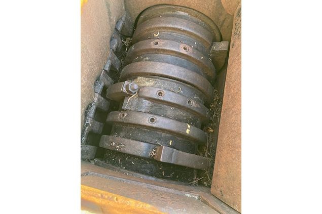 Montgomery Industries 26PM40 Hogs and Wood Grinders