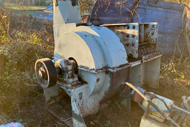 Montgomery Industries 26PM40 Hogs and Wood Grinders