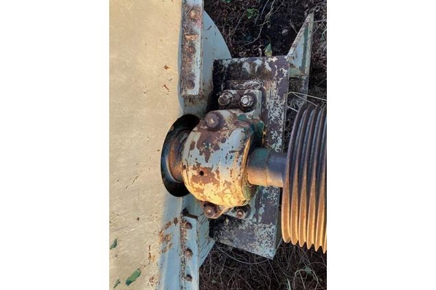 Montgomery Industries 26PM40 Hogs and Wood Grinders
