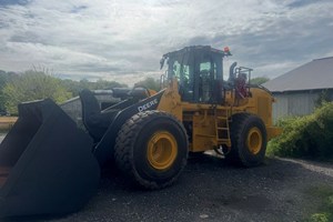 2020 John Deere 744L  Wheel Loader
