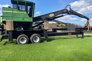 John Deere 437D  Log Loader