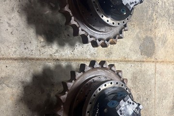 John Deere 903K final drives