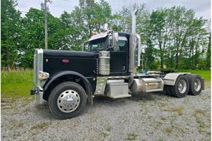 2021 Peterbilt  Truck-SemiTractor